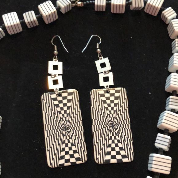 Vintage 70 earrings and necklace set - Picture 9 of 11